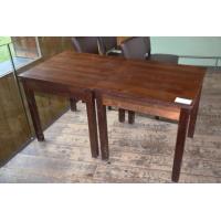 2 houten tafels, afm plm 80x80cm